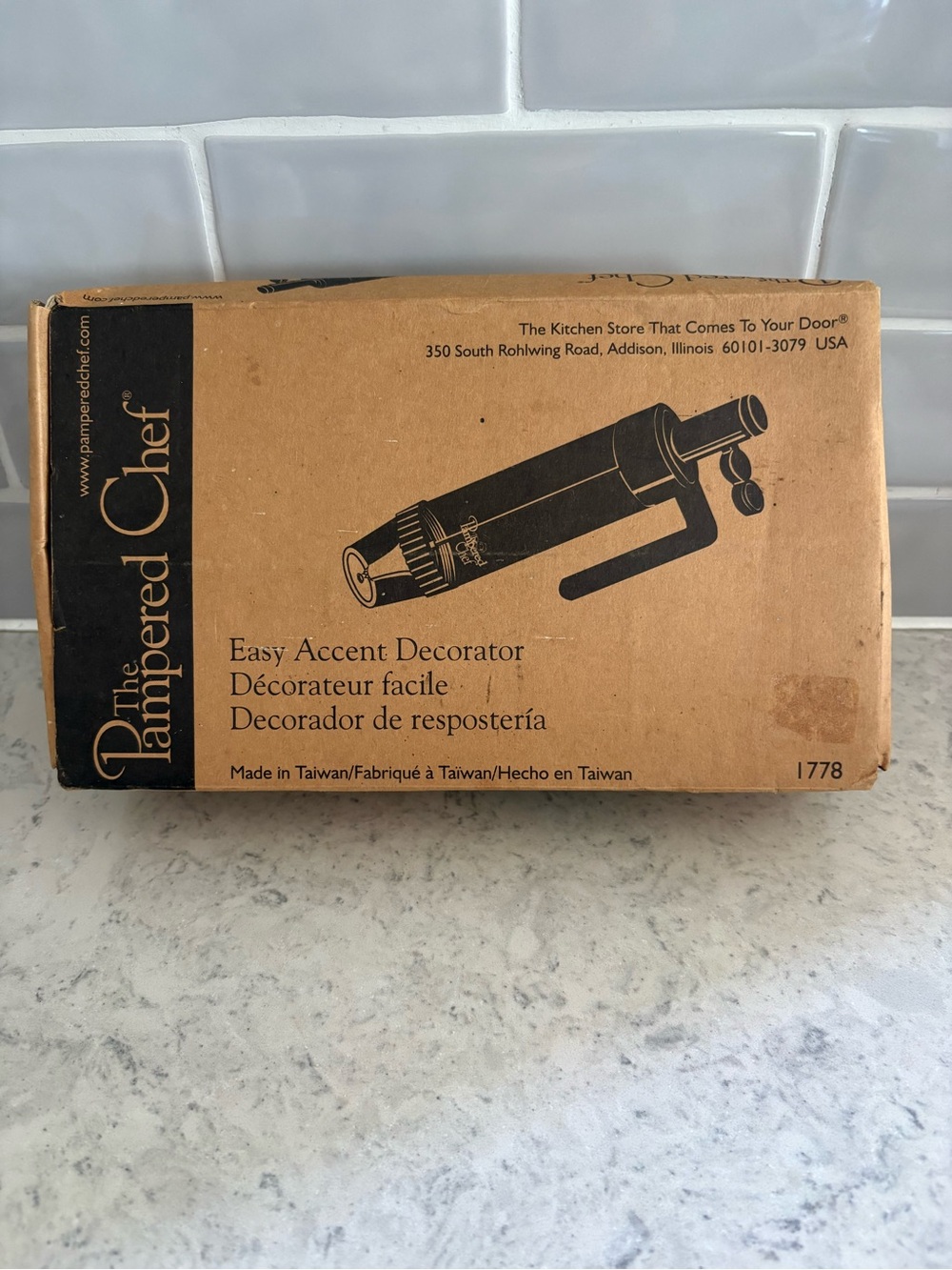 NEW Pampered Chef Easy Accent Decorator 1778